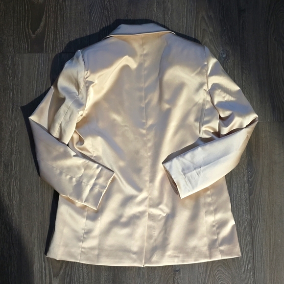 Satin Champange color longline blazer - Picture 4 of 4